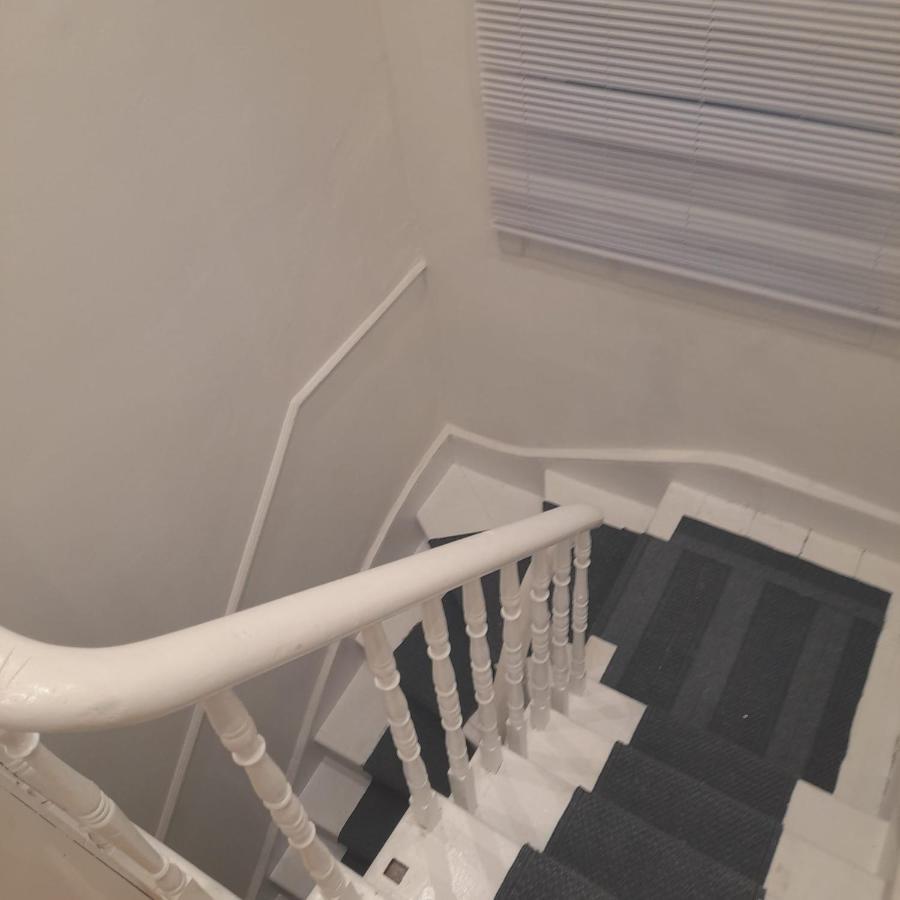 Self-Contained Flat On The 2Nd Floor You Will Share With One Other Guest, In A Family House 2 Minutes Walk From Tufnell Park Station 2Nd Floor With Stairs 런던 외부 사진