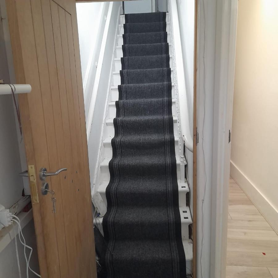 Self-Contained Flat On The 2Nd Floor You Will Share With One Other Guest, In A Family House 2 Minutes Walk From Tufnell Park Station 2Nd Floor With Stairs 런던 외부 사진